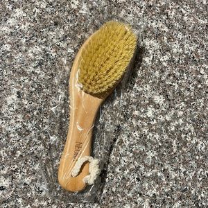 NEW DRY Brush - Neora branded